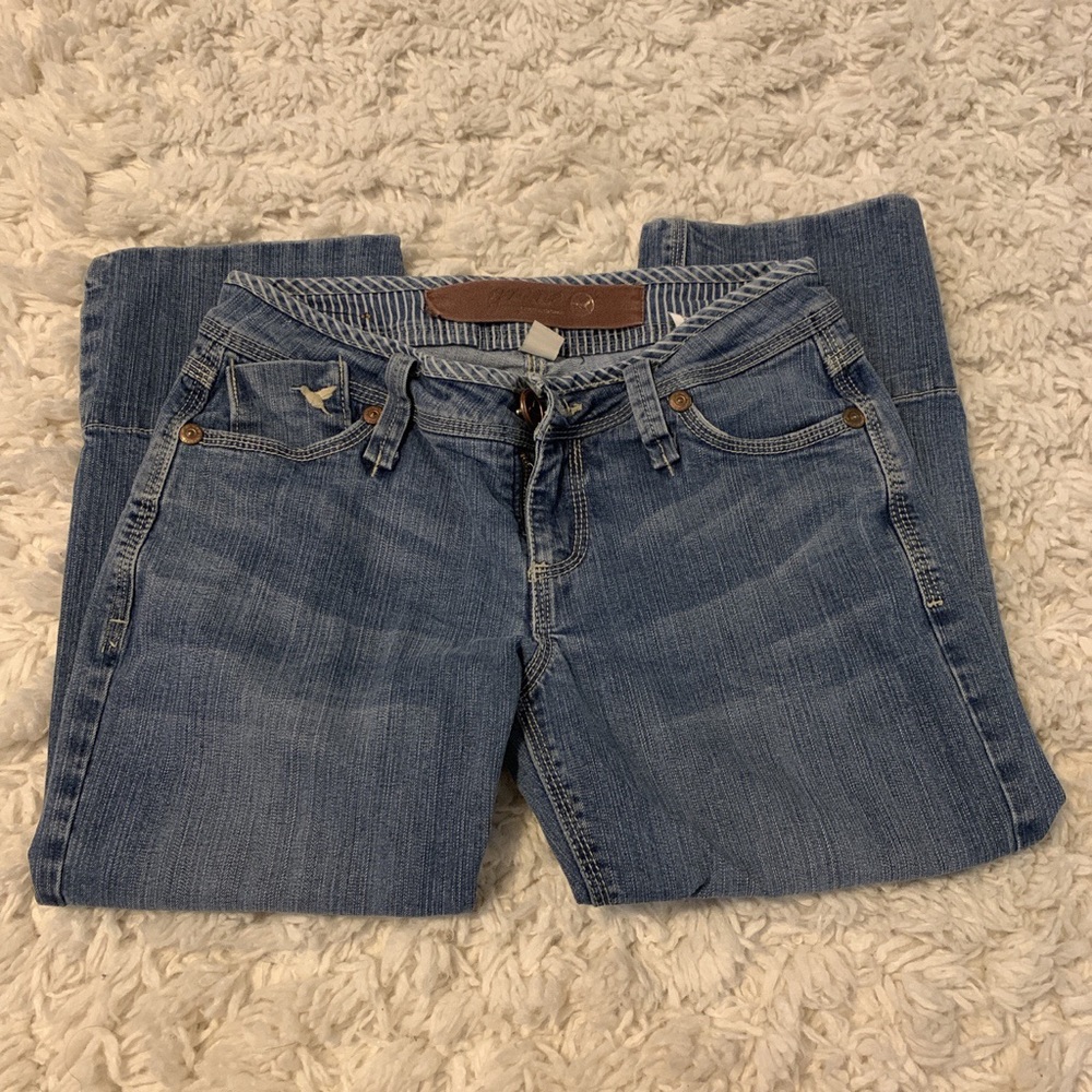 Mid rise Capri Jeans